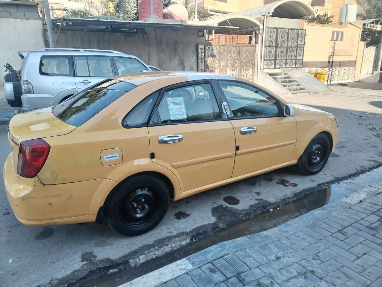 اوبترا ٢٠١٠ كير عادي السياره كفاله من ضربه وتبديل على البلاد بيها جراد مكينه كير حداده تبريد كله مكفول السياره جاهزه من كلشي هياه مصفره رقم انكليزي باقي على الاستلام رقم بصره سنويه ٢٧ للاستفسار *********** السعر ٤٢
