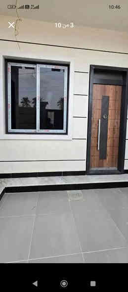 تحيه طيبه بيت للبيع مرتب منطقه جديده وبيت نضيف شغل درجه اولا تسليم مفتاح 
بناء حديث درجه اولى بـ مواصفات  عصريه حديثه ✨
ترتيب هندسي 👷🏼واجهيه فخمه 
طابقين الاساس رفت  
بناء بلوك ⚡️
البيت طابو عراقي وكاله بأسم المشتري
ونسخه من الطابو 📄
 
يبعد عن الشارع السايدين اقل 300 متر 
____________🏠
البيت جاهز لسكن تستلم مفاتح كامل من كلشي 🔑
الموقع ......🛑
البصره ابي الخصيب منطقه اللكطه مقابيل البهادريه 
يتكون البيت 🏠 من 6 غرف نظام سويت 
صحيات خارجه وداخليه 🚽
أبواب قاصه 🚪
صاله 
استقبال 
مطبخ 
حديقه 🪴

المساحه 150متر 
السعر 190 قابل للتفاوض 
مستمرين في عروض جديده ومميزه 💎
للاستفسار  ***********
*********** البصرة
