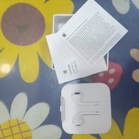 سماعه ايفون • اصليه • بالكارتونه