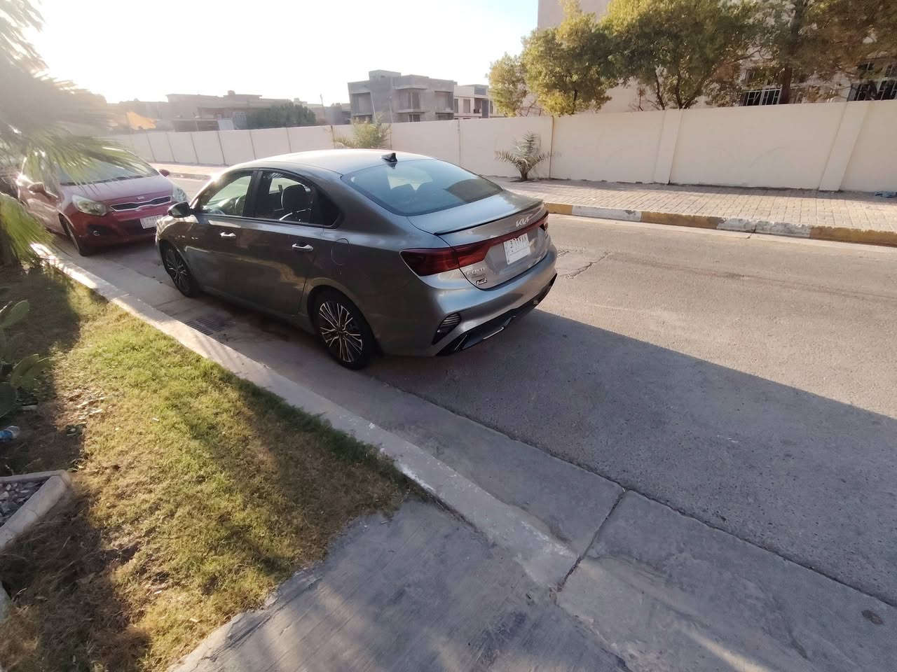 فورتي جيتي لاين مكينه ٢٠٠٠ دوش جاملغ بنيد مبدلات ربع الباب اليمنه مصبوغ ماشيه هسه 60ألف ميل السياره على وضع الشركه برغي ممفتوح بيه عارضه 145 بيه مجال غير متواجد عل فيس انتصل ونتفاهم ***********
