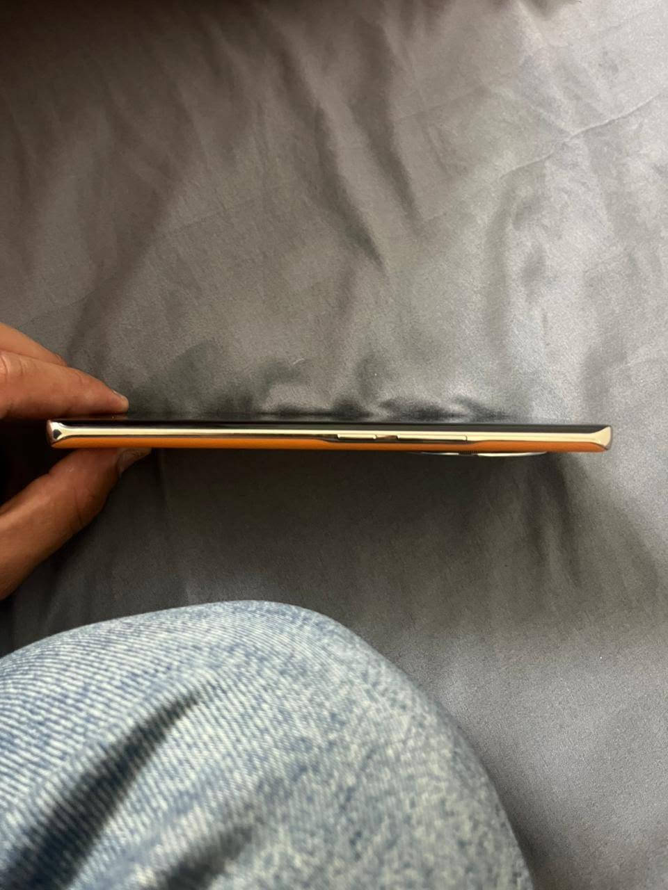 السلام عليكم
هونر X9c ذ256/12 معالج سناب دراجون الجهاز نضيف وجديد لون مميز يدعم 90 فريم ببجي ويا شاحنته الاصلية شحن سريع فقط الكارتونة ضايعة مكاني بغداد مجمع بسماية السكني . *********** متواجد واتساب وماسنجر . رايده ب375 وبي مجال . مصار هواي من ماخذه ب450
