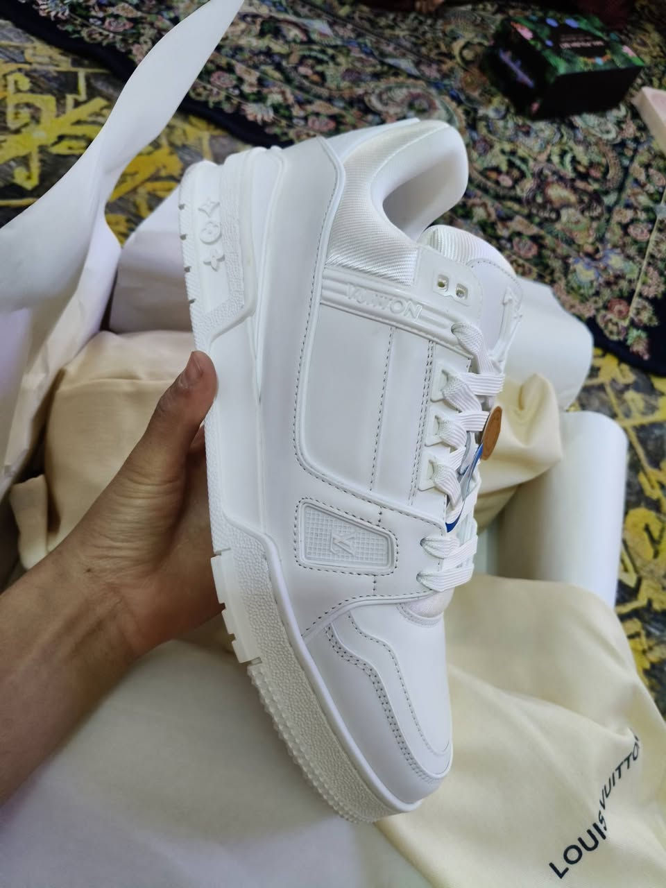 السلام عليكم
حذاء رياضي رجالي ماركه لويس فويتون الحذاء ماركه اصلي ما ملبوس والماركه معروفه القياس 44

اعلئ سعر ابيع يوجد توصيل بغداد فقط 

اكرر اعلئ سعر ابيع


**إذا كنت صاحب هذا الإعلان وتريد حذفه لأي سبب، رجاءا أرسل رسالة إلى الدعم الفني**