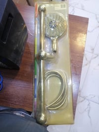 توفرت يده دوش تلفون قاعده كبيره سعر مناسب ١٠ الف فقط توصيل متوفر وكميا...