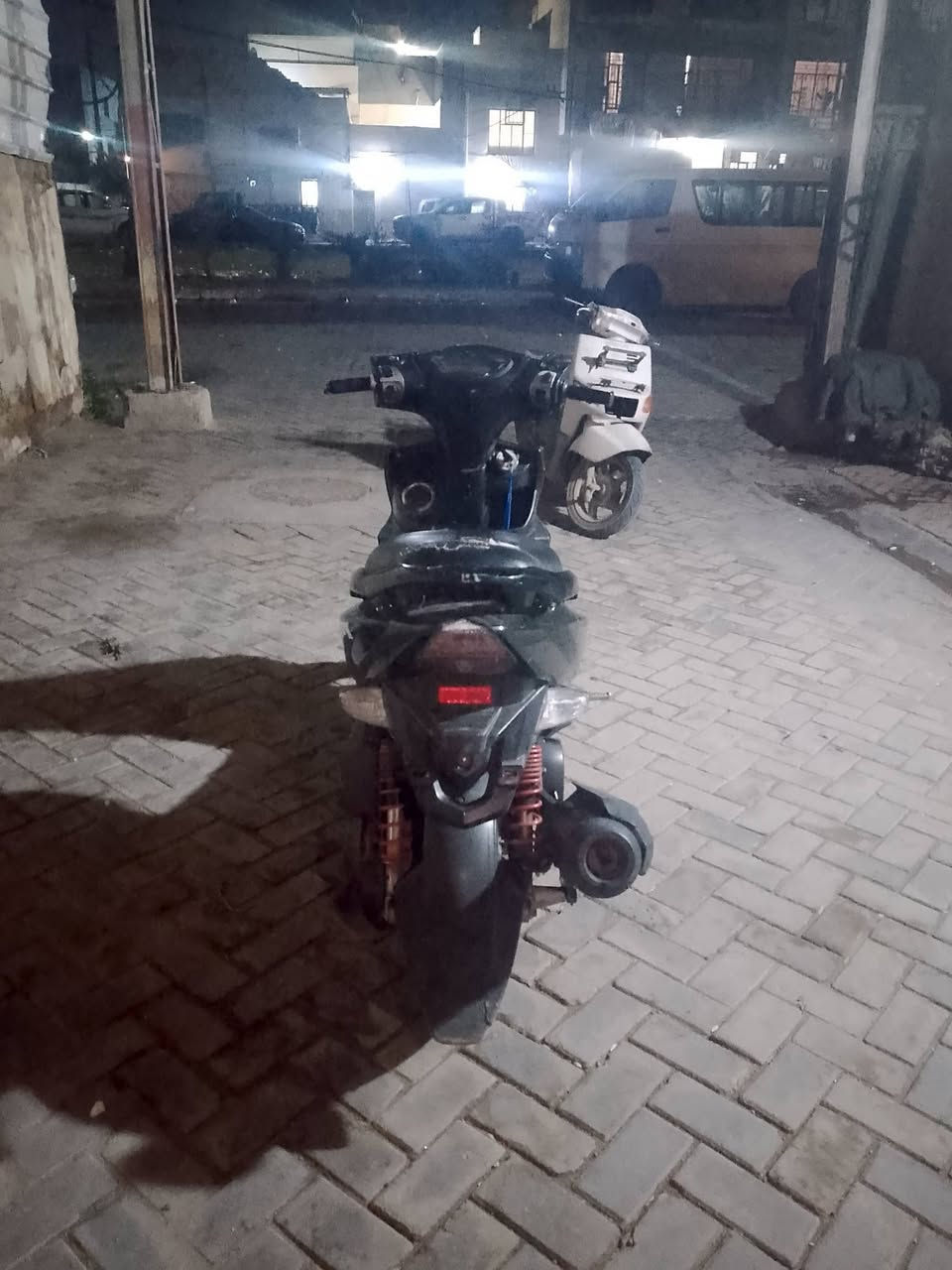 سلام عليكم جي تار للبيع 700 وبيها مجال المكان مدينة الصدر الهاتف ***********
