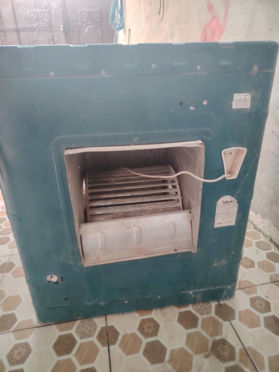 مبردة للبيع مع كونفيره كلمن ابسعره 
كلهم شغال مابيهم اي عيب


**إذا كنت صاحب هذا الإعلان وتريد حذفه لأي سبب، رجاءا أرسل رسالة إلى الدعم الفني**