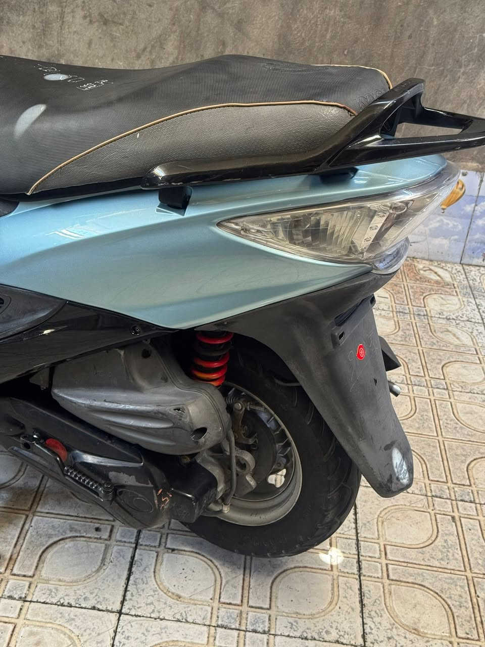 السلام عليكم دراجة كامكو جي فور مال حاوية مكينة مامفتوحة مكفولة كفالة عامة اي نقص مابيها كلشي بيها شغال السعر 550 وبيها مجال لشراي يتصل مكاني النجف ***********
