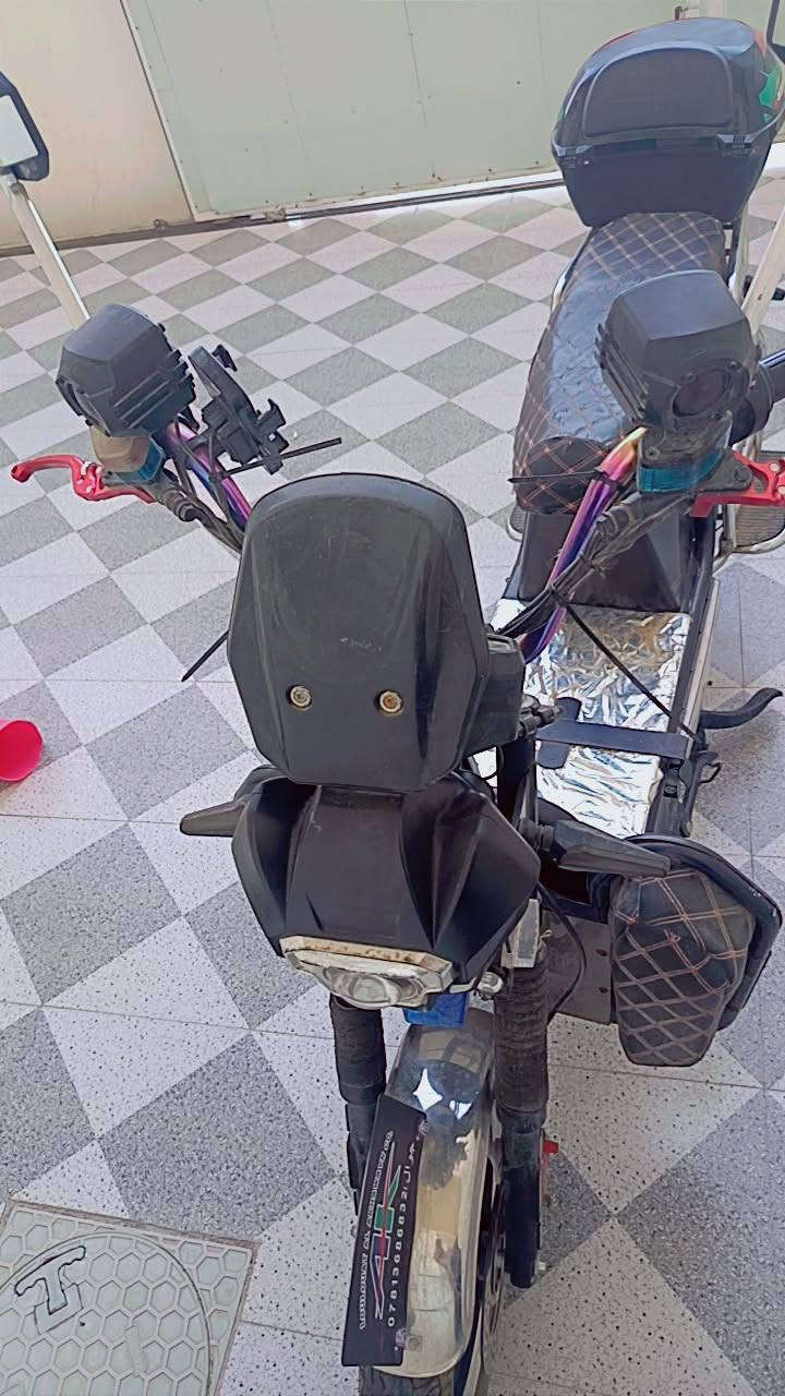 السلام عليكم  دراجه للبيع بطاريات جديده سعر 700بي مجال👑***********وتساب
