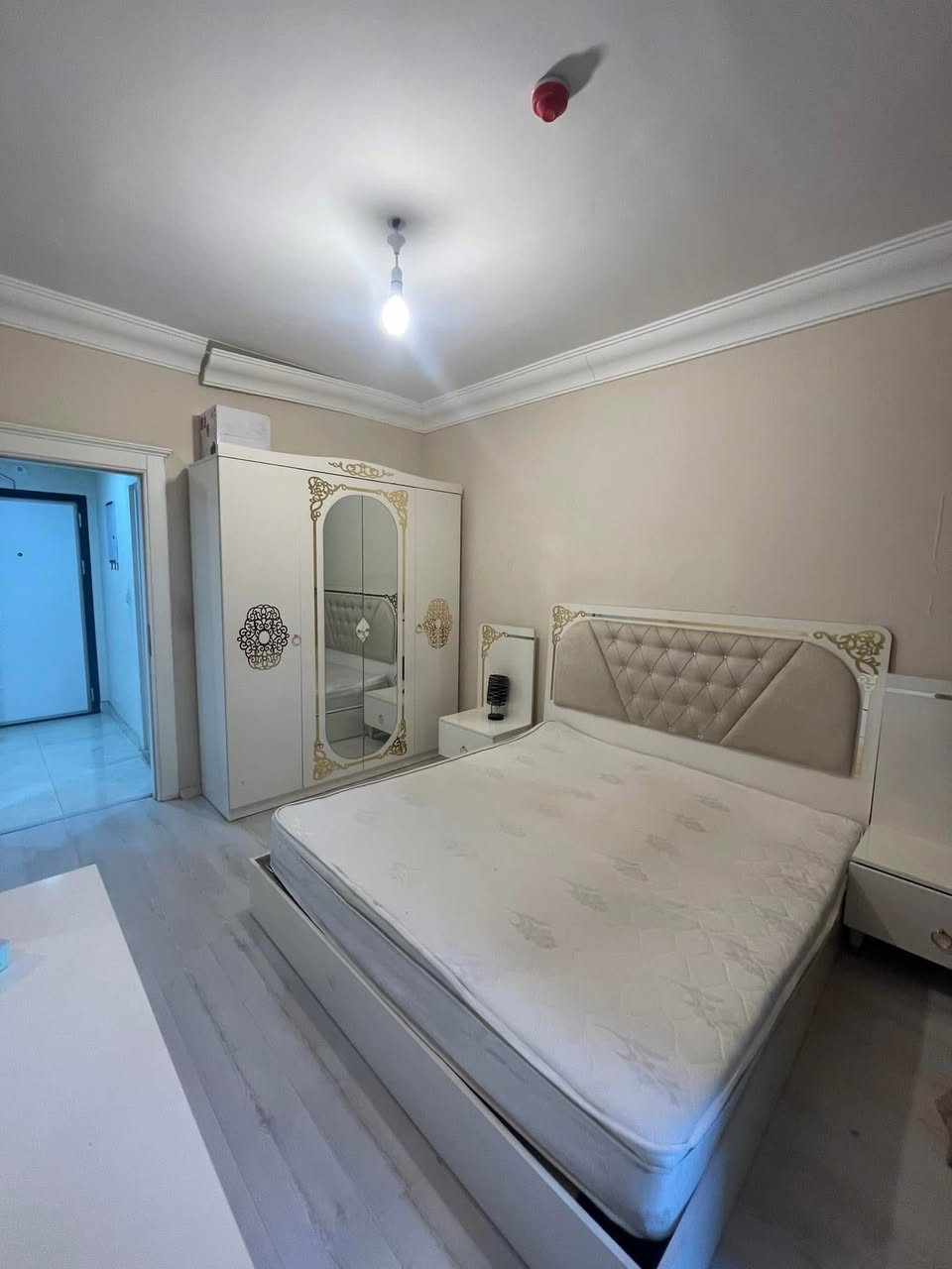 شقق للايجار
مشروع اسكان تاورز 

غرفة و صالة و مطبخ 

مؤثث كامل 

***********
