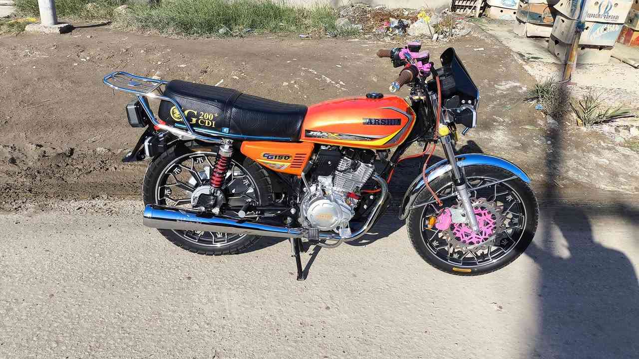 سيفان مرقم بابل انكليزي سنويه2025
سيفان 2025 ارقام انكليزي وسنوية اصدار 2025 زيرو ماشيه 900متر برغي ما مفتوح بيه بوضع الوكيل جاهزه من كلشي ابريك وكلج هليدروليك بصمه دبل اشاره 5كير زنون ناصي عالي ترميش تايرات جوبلس. 
فول مواصفات لاخر حبايه  
مكانه بابل بكرلي
سعره 1.350 الف وبيه مجال بسيط للشراي 
***********
