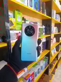 مستخدم HONAR X9 😍 🩵 المواصفات ❤️ ✨ ذاكره 256 بطاريه 5000ملي أمبير نضاف...