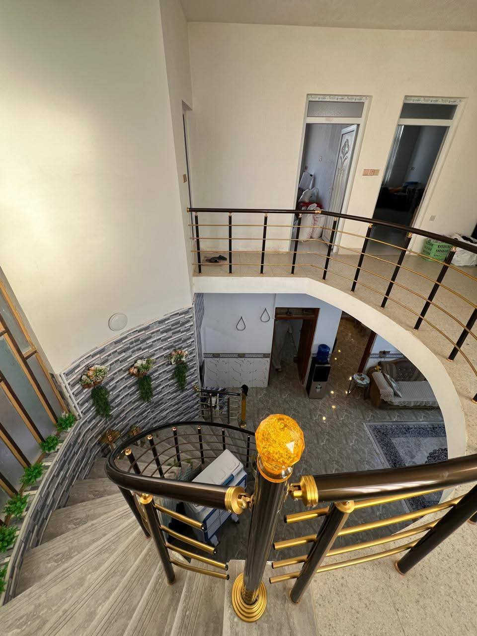 بيت للبيع حي الجامعه مساحه 200قاطين 4غرف نوم بناء 2023الاستفسار والاتصال ***********يوجد لدينه جميع العقارات حاب تعرض عقارك راسلنه على الوتساب
