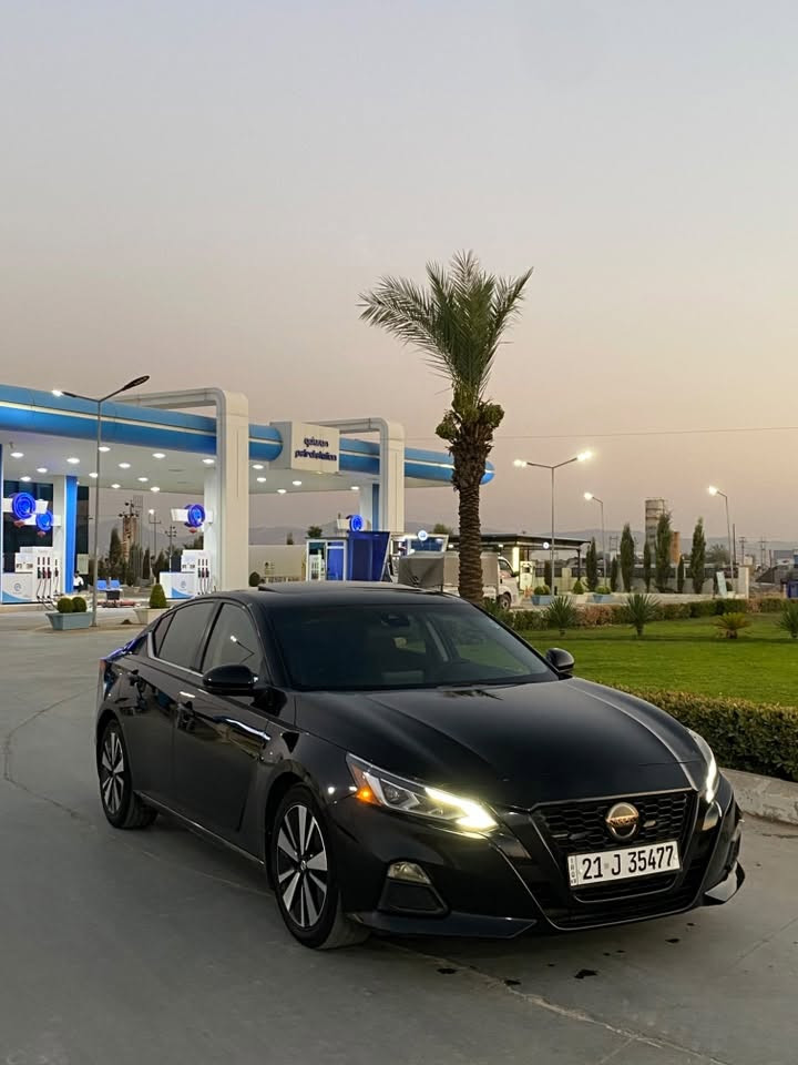 Nissan altima SV Plus+ 
فول كامل ٤٩مايل ماشي صلايد رادار بريك بصمه كشنات هيتر بصمه شغال فول فول 
سنوي جديد 
بدون صبغ بدون تبديل 

1N4BL4DV7MN409947 رقم شاصي
***********

