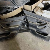 بطاين • جلد اسود • باب خفاش