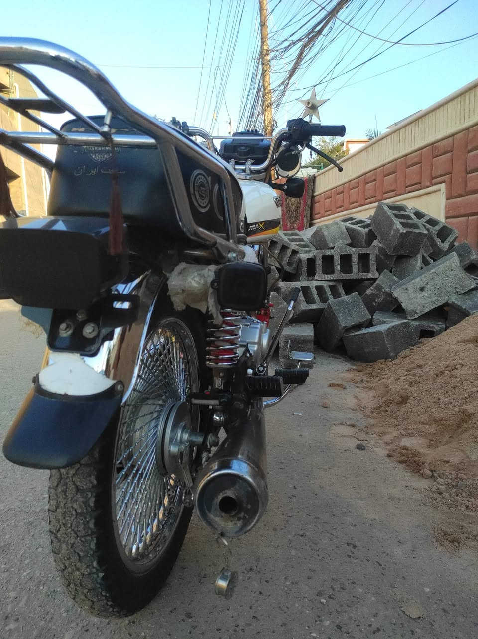 دراجة تايكر اربعة كير موديل 2023 اوراق اصولي الدراجة كفالة عامة اي نقص مابيها كبل للشارع السعر 650 وبيه مجال مكاني بابل متواجد فيس ورقمي ***********
