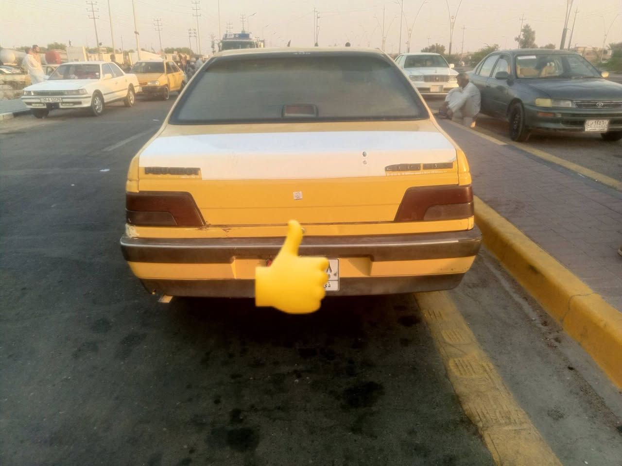 سلام وعليكم بيجو جي لكس مديل 2017 سياره جاهزه محرك كير كفاله حداده نص ونص السياره عوزها بس صبغ بنيد مبدل بيها بارد بجاملغ الامامي مصفره هيئه وغرامات سنويه ل2029راعيهه بصفي 
مكاني بصره السعر 23وبيها حق الجيه
***********
