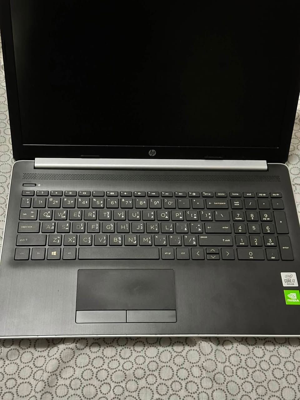 السعر 600 ألف 
600 .IQ

CPU : cori7 -10U
RAM:8GB DDR4– 2650
GPU : 4GB 
H.D : 256 SSD + 500HD

فقط بطارية تحتاج تبديل لان تشغل ربع إلى نص ساعة.

للاستفسار : ***********
العنوان : بغداد .

