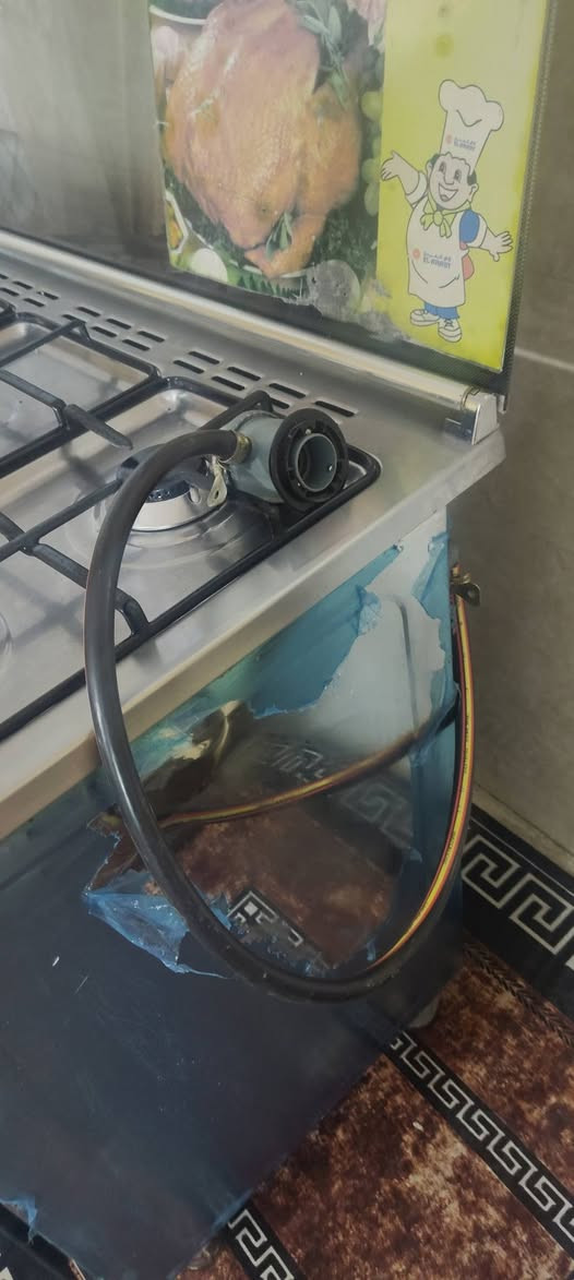 سلام عليكم طباخ 5عيون فرن فوك وجوه شغال كله حجم كبير سل ستيل كله طباخ كامل سعره 150 مكاني الشعب رقم *********** واتساب
