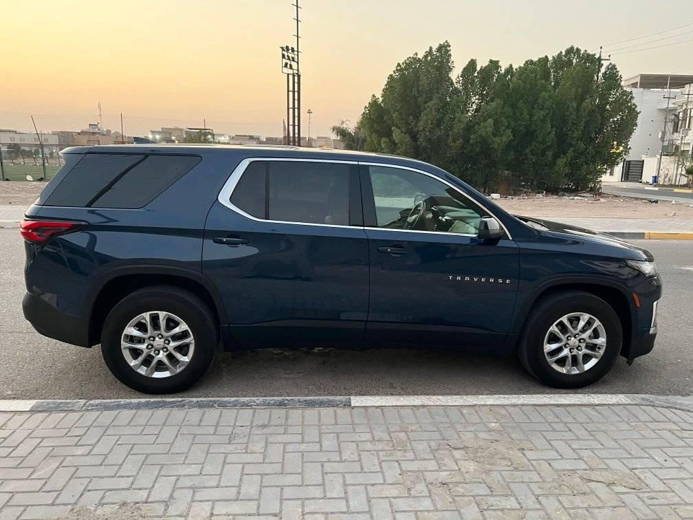 السياره : شفروليت ترافرس 
اللون :  نيلي
الموديل : 2023
الفئة : LS
الضرر : تصليح الدعامية الأمامية فقط
السعر : 235 ورقة 
ملاحظة : بدون رقم
البصرة : *********** البصرة, العراق
