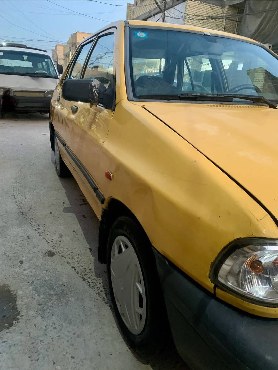 السلام عليكم سايبة للبيع موديل 12 بيها بس جاملغ الامامي مبدل وشاصي واحد معمر والباقي كفالة السعر 25 رقم بغداد الماني تحويل مباشر *********** مكلف بالنشر هاذا رقم راعيها
