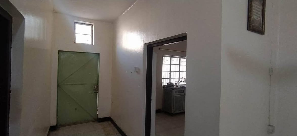 بيت للإيجار 🏡 في حي العروبة الاولى _الشارع المقابيل اللجان الطبية .
نهايه شارع المعلق  المساحه ٣٠٠م

 يتكون من استقبال وصالتين وغرفتين وحمامين ومطبخ وكراج سيارة وحديقة خلف البيت ،مؤثث  اجهزة تكييف سبالت  عدد 5 في كل غرفة  وسخان كيزر .

مراوح

للاستعلام

📲 ***********

📲📞 علي الجبوري / ابو مهيمن
