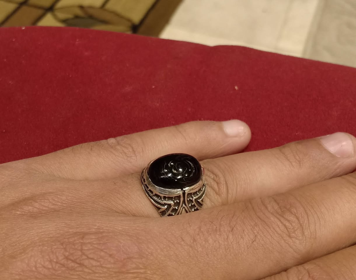 عرض صدقني مش هيتكرر تاني هتلحق يا ما تلحقش خاتم فضه عيار ٩٢٥ بحجر من نوادر حجر اليسر البحر الاحمر الطبيعي وحط تحت كلمه طبيعي مليون خط حاجه تحفه زي ما حضرتكم شايفين حاجه بسم الله ما شاء الله 
وربنا يبارك لصاحب النصيب لاول حاجز ب ١٢٠٠جنيه
يوجد شحن لاي مكان في مصر 🇾🇪


**إذا كنت صاحب هذا الإعلان وتريد حذفه لأي سبب، رجاءا أرسل رسالة إلى الدعم الفني**