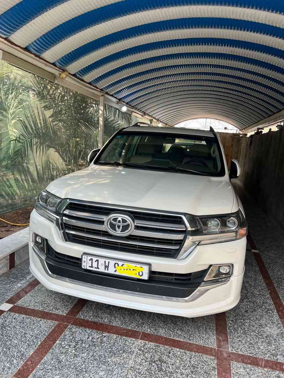 السلام عليكم
للبيع لاندكروز موديل 2019 ساز  مكفول  كفاله عامه 

جديدة بمعنى الكلمه اللون ابيض صدفي رقم بغداد بسمي سنويه 2030

محرك 4600
V8

فول موصفات 1/1

بصمه تشغيل 

5 بصمه أبواب لمس 

تشغيل عن بعد 

فتحه سلايت

كشنات ثنين كهرباء 

كشنات جلد 

8ايرباك 

زراكات 

مري شفط 

شاشات خلفيه 

جنطه شفط 

عداد لكزز 

ثلاث قطع تبريد 

حساس امامي 

حساس خلفي  

وباقي موصفات ساز معروفه 

سعر السياره 5شدات و30 ورقه 

الاستفسار اتصل على الرقم ***********‬

مكان البصره

اني مكلف بالنشر
