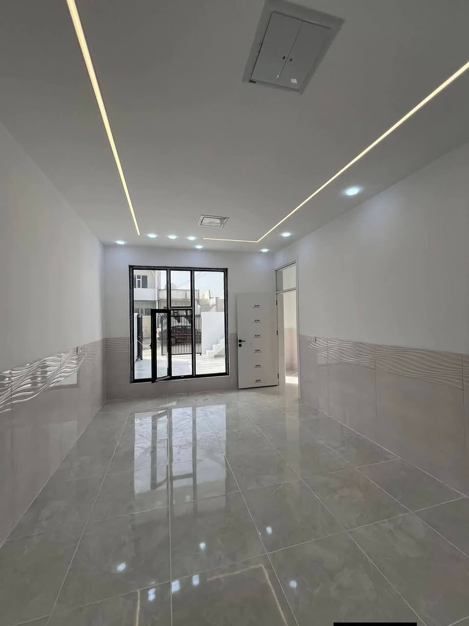 هات هات خانوی هەرزان و نایاب خانوویەکی زۆر هەرزان و گونجاو 
سلام علیکم نرخی

 نــرخــی تـەنـهـا 230 گــەڵا و مـعـامـەڵـە مزگەوت بەرامبەر ئاسایش بەم دیوا 👉👉

#خانووی_نایاب بۆ فرۆشتن ⛪💒
ناونیشان 📍کەلار _ ناحیەی ڕزگاری (سموود) 

🔴 گەڕەکی ئاوباریک نزیک مزگەوتی عومری خطاب🌆🌃  
🔴ڕووبەری 5 بە 20 = 100 مەترە 📏📐
🔴 ڕێگەپێدانەوبەشەردی وەکالە 🖼️
🔴 شوێنێکی زۆۆر خۆش و دڵگیری هەیە. 
🔴 کامل ژوورەکانی 1.20 کاشییە ✅
🔴 کامل ژورەکانی مغریبیەو دکتە💭
🔴 نزیک هەمووخزمە گوزاریەک  🛍
🔴هەموو مواسەفاتێکی تیاکراوە🎁

🔴 ژوورەکانی ئەم خانووە پێکهاتووە لە ⬇️

🔵 میوان 🪑🚪
⚪ مساعد مطبخ 🍽️🫖
🔵هۆڵێک 🖼️
⚪ژوورێکی نوستن 🛋️🛏️
🔵ڕۆشنایی 🪟
⚪ مشتەمەلات 🛁🚿

بۆ زانینی نرخ 💵پەیوەندی بکەن بەم ژمارانەوە 📲📞📳

ز.م***********عقاراتی شاهۆ
