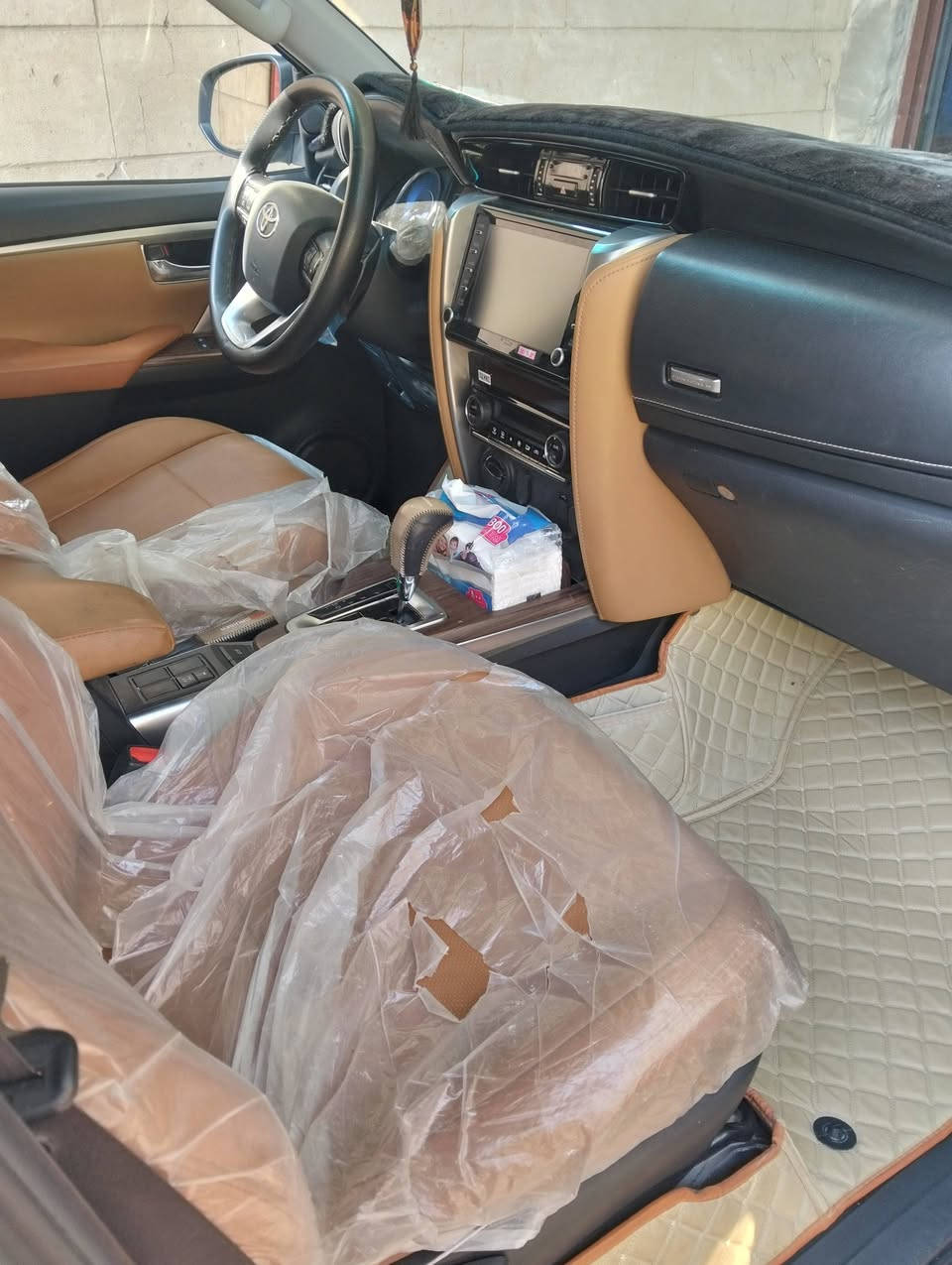 فورتشنر ٢٠٢٣ رقم بغداد فول مواصفات
فول مواصفات  

اربعة سلندر / فور ويل 4X4 / بصمة / شفتات ستيرن / دفلوك / صاجات داخلية / شحن وايرلس/ دفلوك / بصمة ابواب و صندوق خلفي / تبريد بيانو / ثلاجة بالدشبول / بروجكترات أمامية شركة / حساسات امامية و خلفية / كاميرا خلفية / مري شفط / ….. الخ 

مكفولة من الصبغ و البارد دوشمه جلد درجه اولى سياره جاهزه 

ماشيه ٤٠ الف 

السيارة بأسمي 30.000$وبيهه مجال 

 

موجودة في بغداد     ***********
