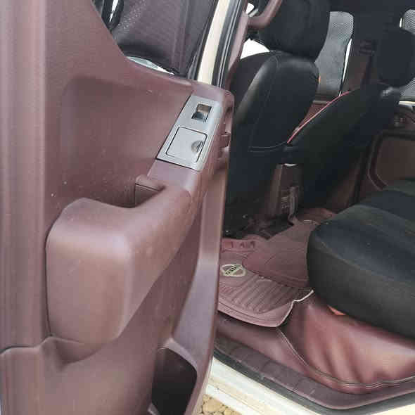 نيفارا للبيع موديل 2014 كفاله عامه اربيل 
باسمنه ماشيه 170 سياره عل وضع بلاد شركه 
جاهزه من جميع نواحي فول تحكم ستيرن قفل سرعه مري كهرباء تبريد ثلج مكينه كارتون بلاديه حداده ١٠٠/ ١٠٠ تحويل اي وقت 
المكان البصره قضاء الامام الصادق بني منصور 
سعر 124
 رقم هاتف ***********
