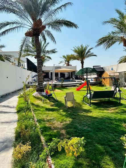 السلام عليكم  
 #مزرعه_للبيع المساحه900متر واجهيه 15 متر
 تحتوي المزرعه  على[حديقه كبيره -  مسبح كبير -مسبح اطفال-بيت كبير] 
يحتوي 🏠البيت على [صاله كبيره - مطبخ -غرف نوم نضام سويت2-مجمع صحيات خارجي ] البيت شغل درجة اولى 
⬅️نوع العقار  طابو زراعي سند 25 اقرار محكمه 
⬅️العنوان #بغداد_الدوره_البوعيثه 
     شارع الزهور 
🔷️للاستفسار اكثر خاص او الاتصال ع  الرقم التالي
☎️***********
☎️***********
