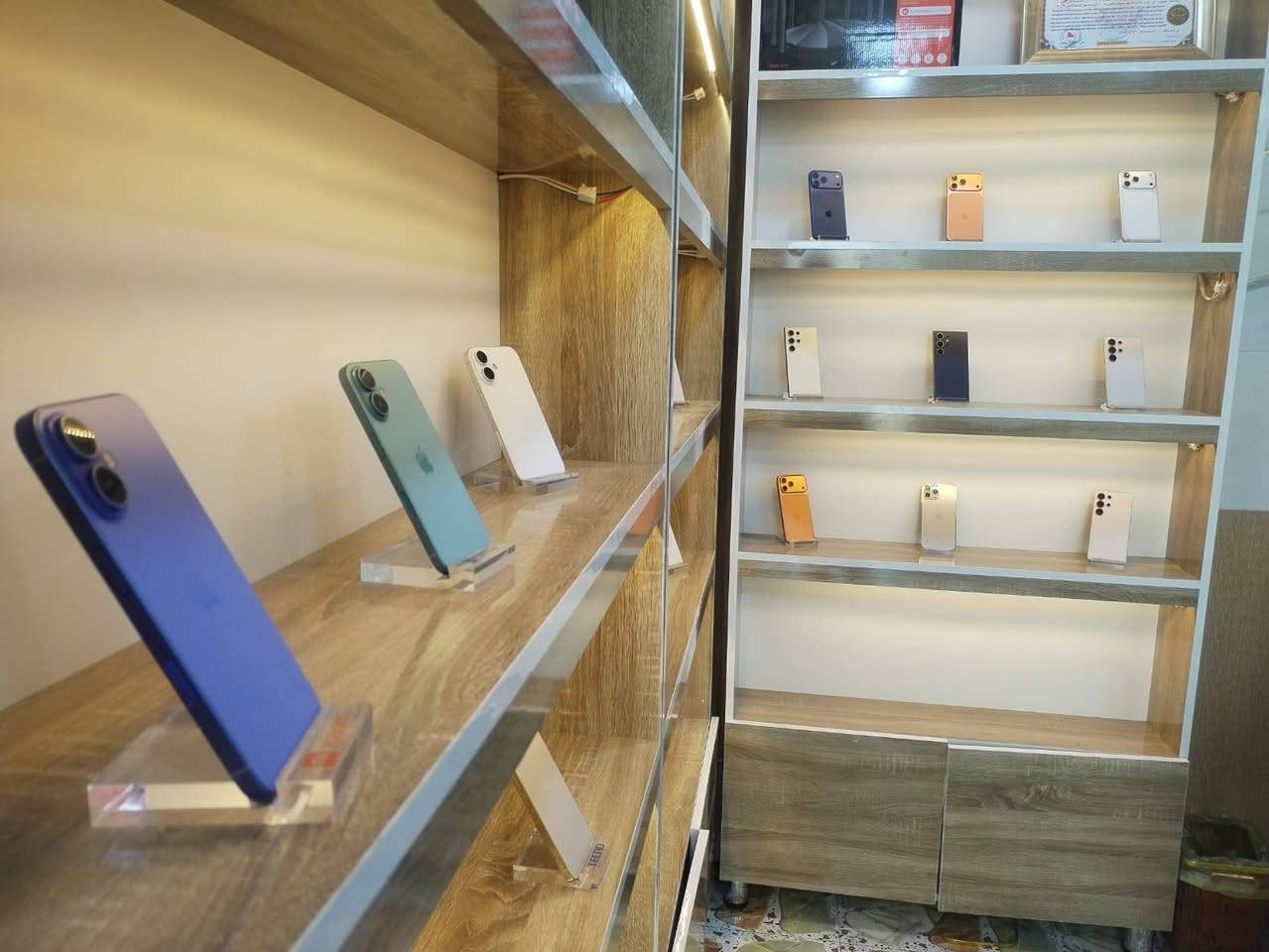 لأنك تستاهل الأفضل 
فرصه ذهبيه آيفون 17 برو ماكس  بأسعار تنافسيه (( 172 ))الف شهرياً ( نسخه ماستر ضمان سنتين ) كل هذا تجدوه عند جمعيه الواسطي....
رضا الزبون هو أولويتنا 
***********
***********
