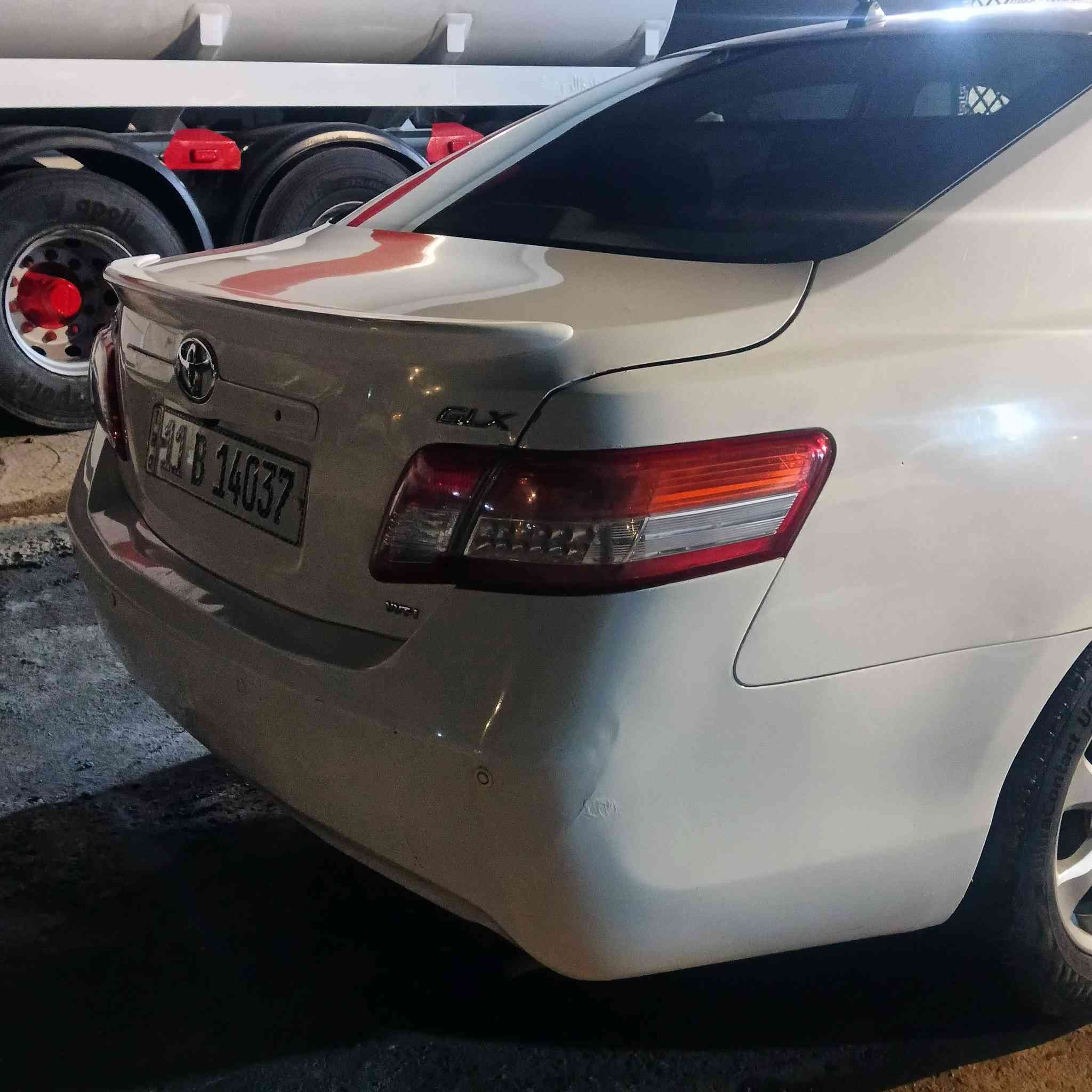 كامري موديل 2009
وارد خليجي 
مكفوله من ضربة و صبغ 
رقم بغداد بأسمي تحويل مباشر 
كشن كهربائي 
فتحه سقف 
السياره احلى من الصوره 
مكاني الرمادي  . السعر 125$ وبيها مجال للشراي 

‏‪***********‬‏ اتصل وتدلل
