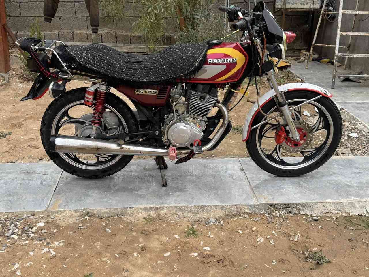 للبيع مكينة 200 موديل 21 كل عيب مابي مكينة ممفتوح سعر 650عنوان خانقين علياوة ***********
