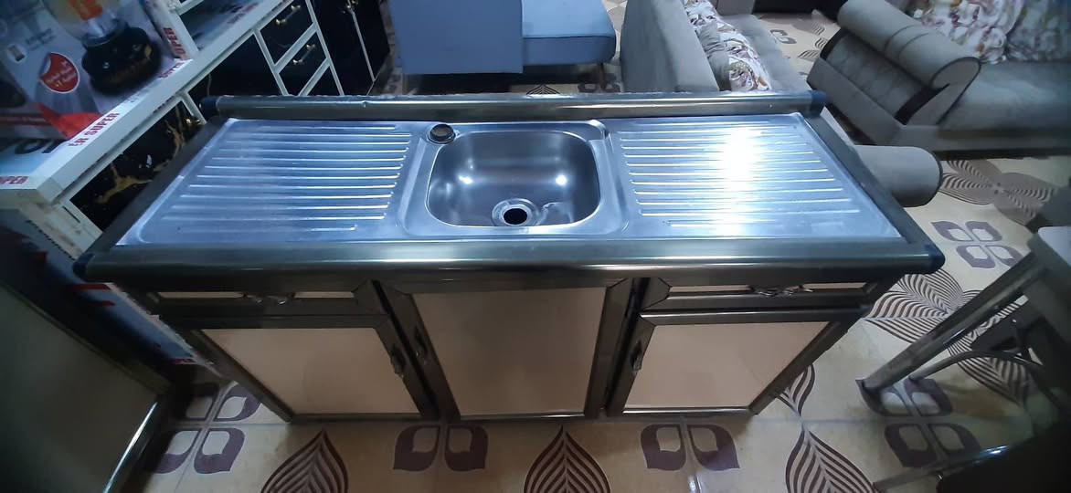 معرض العماد//كاونتر تفصال نزال مترين وسنك متر ونص اي عيب مبي للأستفسار ***********//*********** كركوك, العراق
