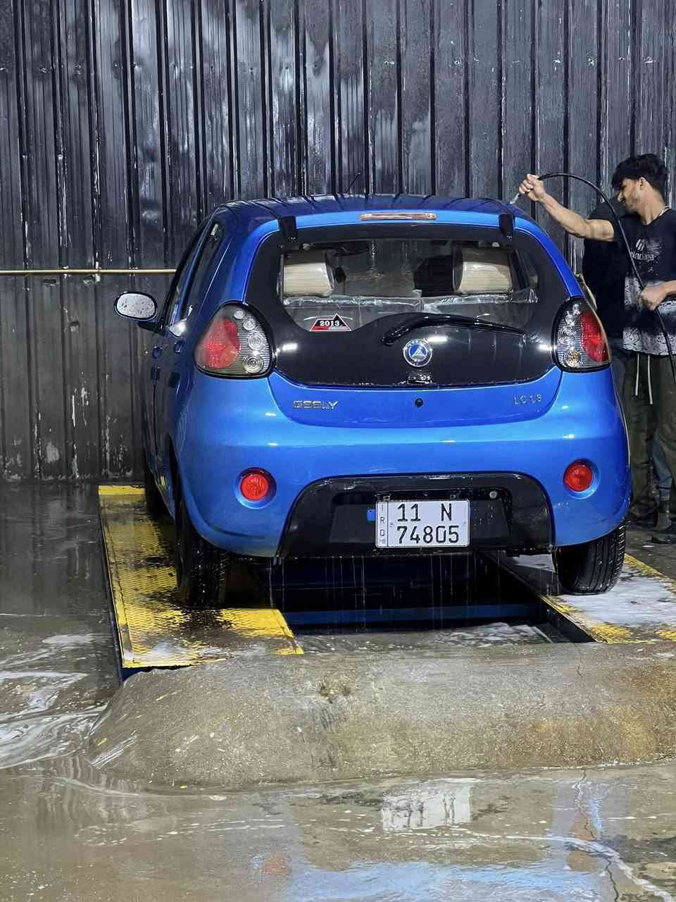 السلام عليكم باندا 2013للبيع
جاهزه من كلشي بيها مكانات صبغ وسونارها موجود 

٥٥ وبيها مجال 

باسمي هزه وسنويه  جديده 

مكاني بغداد الدوره 

رقم تلفوني ***********
