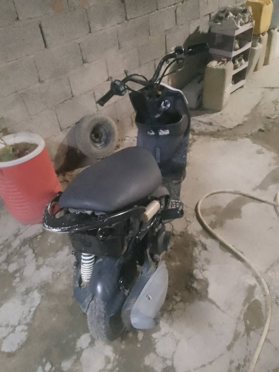 دراجه للبيع عدله كامله مكمل سلف وهندر شغال كل وقت ملاح ماكينه 55 جديده دراجه شلعه ومد مال ونسه فول السعر خاص قوي هذا دق على هذا الرقم ***********
