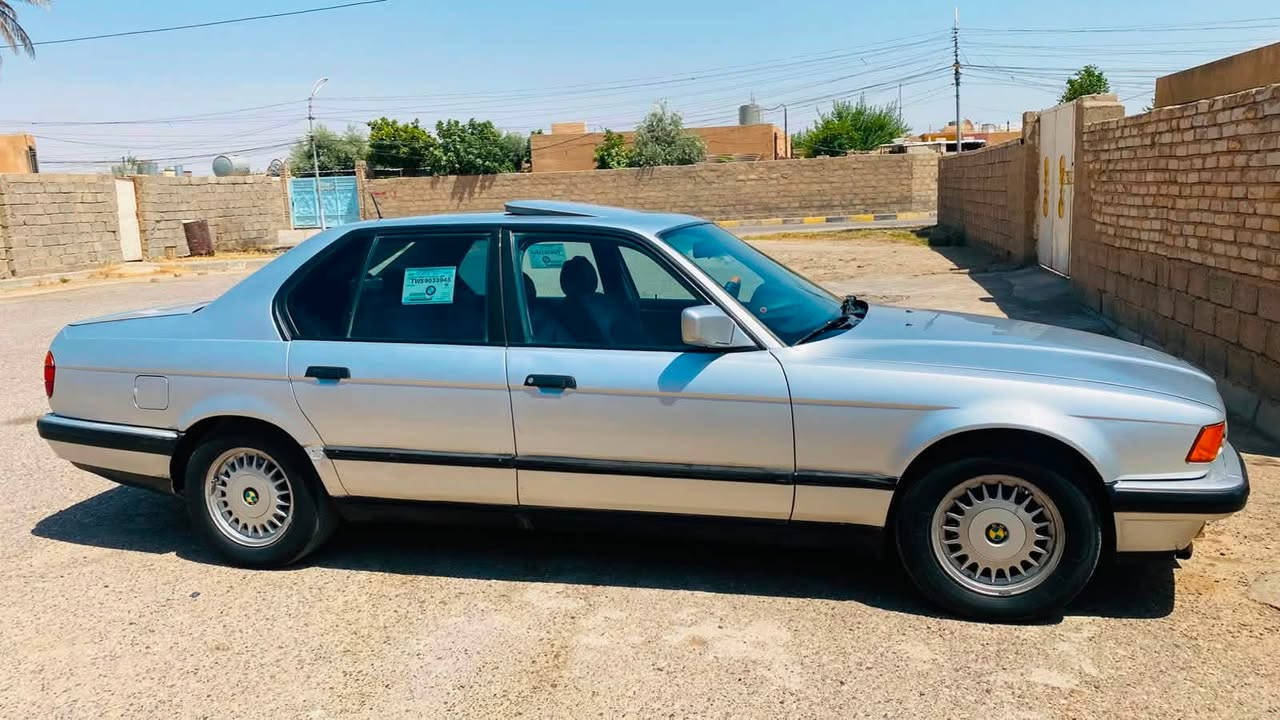 السلام عليكمBMW للبيع 
 730 السعر 55
٩٢ سياره بلادية و كل شي بيها ع البلاد كير محرك  تايرات تبريد ثلج تدفئة كهربائيات كلها شرط وبلادية غرفتها جلد اسود نظيفه  
صبغ عام جمالية فقط و شرط جمالية بدون حادث رقم نينوى دولي مشروع وطني بأسمنا
***********
مكانها صلاح الدين -الشركاط
