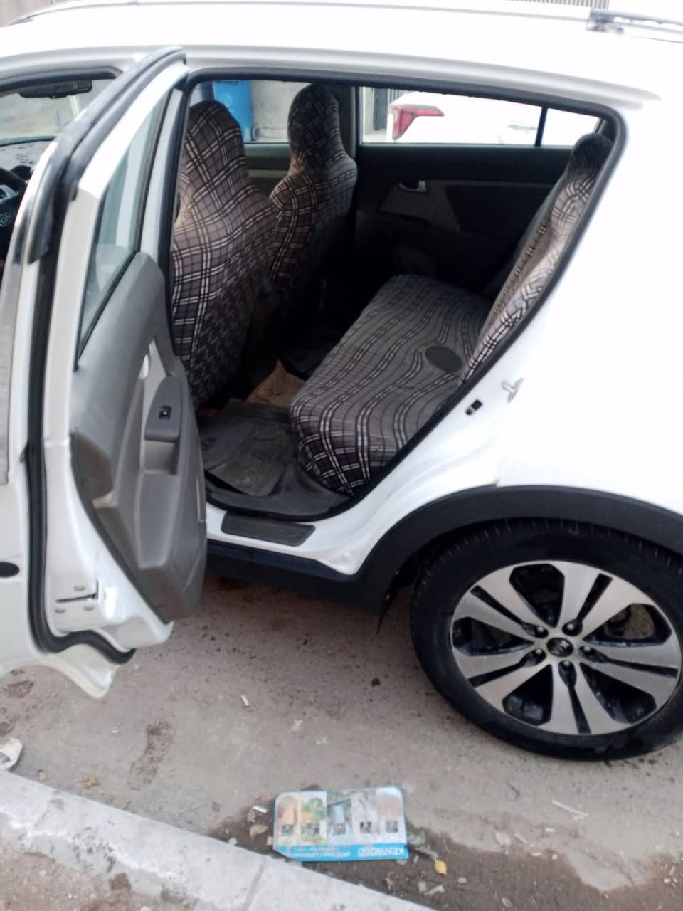 سبورتج خليجي 2014 بيها حادث ومصلح تبديل بنيد ودعاميه اماميه حادثها بسيط وبيها بارد باب السايق
كد شبر مع بارد في قبق الجنطه السيارةحلوة  السعر 130$
هاتف ***********
