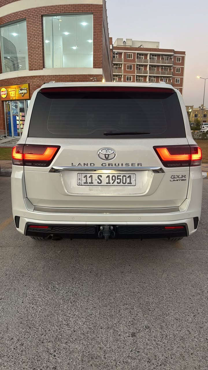 لاندكروز 2023 GXR مكفولة كفالة عامة من الشخط ماشية 19 الف لمتد اصل شركة sas السعر 68000 وبيهة مجال للشراي الجاد للاستفسار الاتصال ***********
