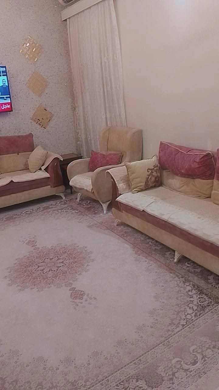 🔵 متوفر بيت للبيع في الأربع شوارع – حي الأساتذة (المربع الذهبي)

🏡 موقع مميز جداً

🔹 الطابق الأول:
▪️ غرفتان
▪️ صالة
▪️ مطبخ
▪️ ديوانية
▪️ حمام

🔹 الطابق الثاني:
▪️ 4 غرف
▪️ صالة
▪️ مطبخ
▪️ حمام

💰 السعر: 395 مليون

📍 يقع في منطقة الأربع شوارع – حي الأساتذة (المربع الذهبي)

📞 للاستفسار والتفاصيل أكثر:
***********

🌹 عقارات البيت الوردي �
