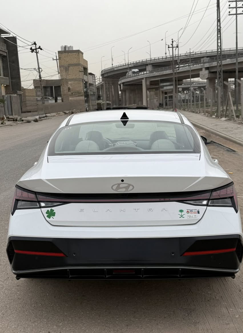 النترا 2024 خليجي
. 
ماشيه ٤٥
النترا.    2024    خليجي كوري.   مرقم  بغداد

       محرك 2000.    
    
المواصفات فوووول      .  
شاشه ديجتال ٣ خلفيات لشاشه احمر ارزق سمائي
بصمه   
تشغيل عن بعد             تحكم ب جام عن بعد
جنطه ذكيه كهربائية            
فتحه سقف                   
محرك 2000.                              
حساس لايت 
حساس خلفي بلادي 
حساس أمامي بلادي 
حساس اعطال 
حساس اطارات 
حساس مطر وجليد 
حساسات وقوف
تبريد قطعتين
كاميرا خلفيه بلادي 
جي بي اس
نضام تشغيل الكاميرات 
شاشه  كبيره اصلي ابل كار بلي 
نضام ترحيب مري شفط
نضام مود درايف إيكو وسبورت و عادي وسمارت
تحكم ستيرن
5 ويل كب كروم حجم 17
لد امامي نهاري
 شباك نيكل
مانع انزلاق
مانع انحدار 
لايت عدسات زنون 
بك لايت لد
ايرباكات
جهاز موازنه ABS

للاستفسار الاتصال   مكاني النجف الاشرف 

السعر ١٨٧ ..
***********
