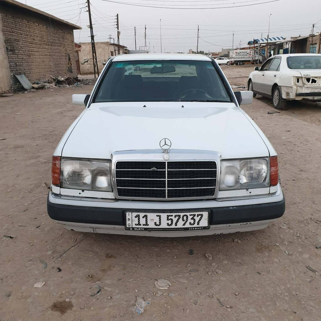 مارسدس دب  موديل 86 بغداد دولي باسمنا بيه قاعدة دبل وحده معمرة سيارة جاهزة تبريد صدر تخم تاير مكان ذي قار قلعة سكر  السعر 47  وبيه مجال ***********      *********** الرفاعي, ذي قار
