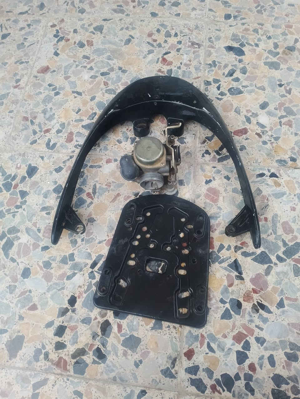 سلام عليكم عندي هذني كابريتر اصليه سعر 70وبيها مجال عنوان بغداد الراشديه مقابيل جسر  الحسينيه ***********
