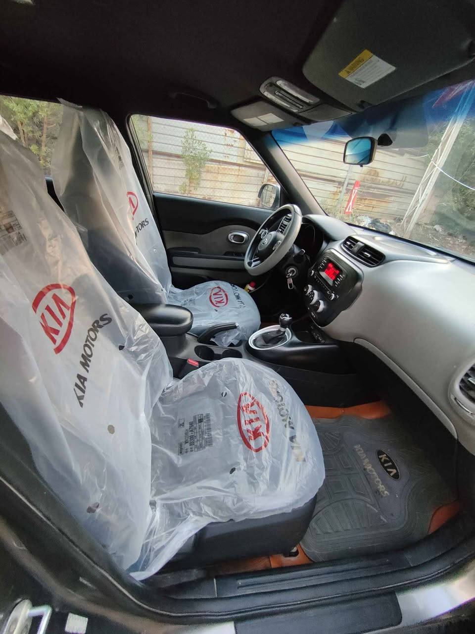 كيا صول 2016 للبيع 
رقم بغداد 
محرك 1600 
وارد امريكي الضرر بسيط جداً 

موجود الها سنوار عدد 2 والصور
حادثها بسيط بامريكا فقط
اما بالعراق مجرد شخوط

سويج عدد 2 بلادي 
مغلف كل الارضية والصندوك جلد ثقيل
وضعيات قيادة متعددة 
Normal - Eco -Comfort - Sport
مثبت سرعة

بدون قطرة صبغ
بجم كبس بدون ضرر
ماشية 92 mi

فقط قطعة وحده تبديل (باب) 
بدون سيرفس بدون عطل جاهزة من كل النواحي ربع ماتصرف عليها فقط
بيها صوت جكجكة خفيف من المحرك لاكن كلشي مابيها ترايها للبصرة مرجع
العنوان بغداد البلديات 

***********
*********** بغداد, العراق
