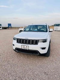 جيب شيروكي Limited خليجي 2021 كفاله عامه ( فول مواصفات) ممشى السياره 7...