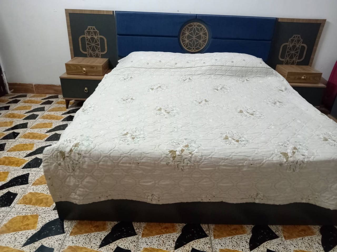 غرفه النوم للبيع.جديده مستخدمة 5اشهر فقط غير مفتوحة السعر،، 400 وبيه مجال


**إذا كنت صاحب هذا الإعلان وتريد حذفه لأي سبب، رجاءا أرسل رسالة إلى الدعم الفني**