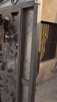 مشتمل 75 متر بالمخابرات قريب على فلكه الجريخي طابق ونص ايجار 225 + الدلاليه رقم الهاتف ***********
