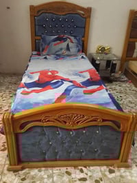 تتوفر جرابي العدد ٤  في بغداد مدينة الصدر  سعر الوحده 100 وبيهن مجال  ...