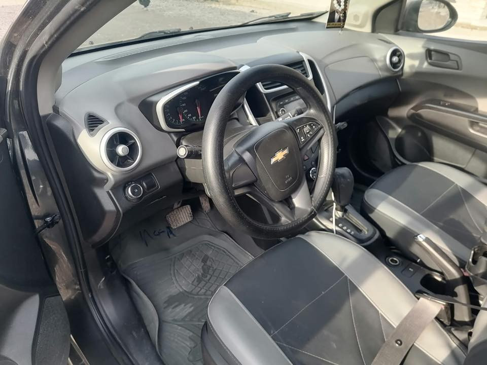 أفيو موديل ٢٠١٨سياره بدون صبغ فقد جامله امامي بي تعديل بارد شبركير محرك بشرط كير اوتومتيك رقم سنويه جديد شرط تحويل عليها ورقتين غرامه ينزل من سعر السعر ٨٨ورقهً مجال الرقم ***********مكان سياره سميل
