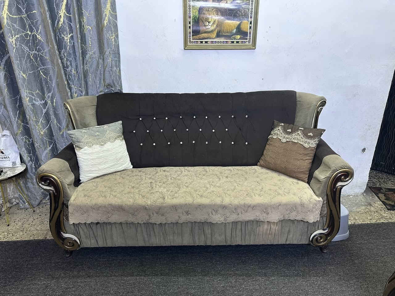 السلام عليكم
تخم للبيع تركي 10 مقاعد بحالة ممتازة

السعر 200 وبي مجال 

المكان بغداد الجديده 

الرقم ***********

ويوجد خدمة توصيل 🛵
